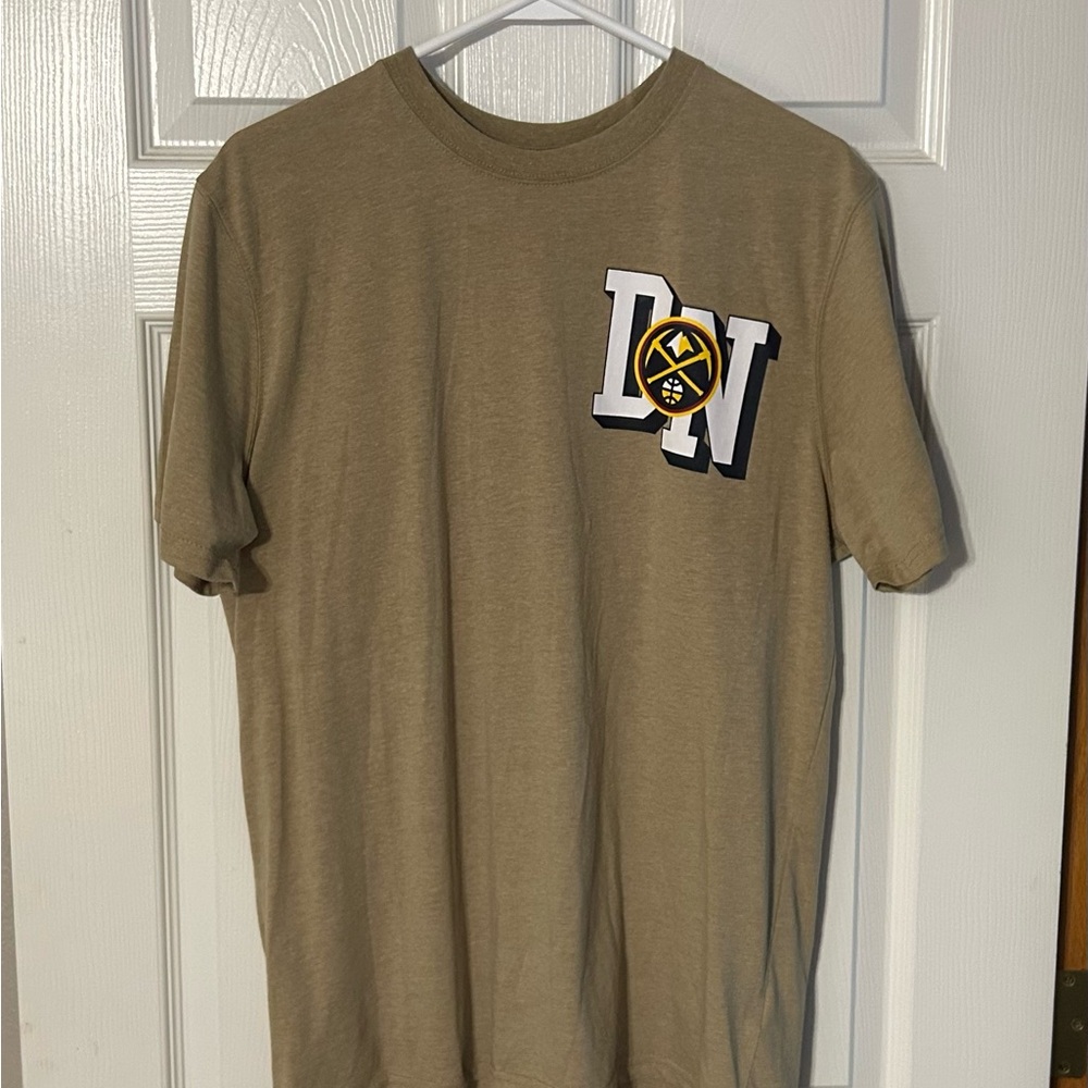 NBA Tan Short Sleeve Tee with Graphic‎ Design